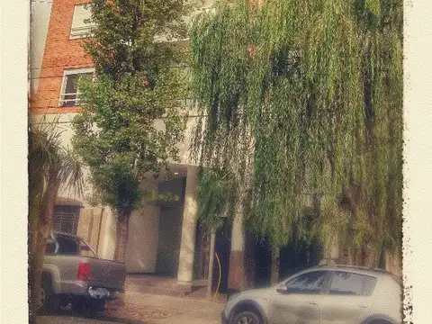 Depto. 3 amb. en torre.