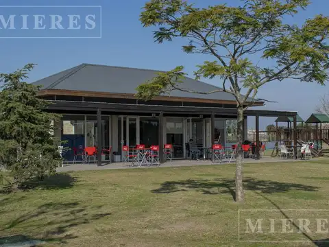 Terreno en Venta de 833,0 m2