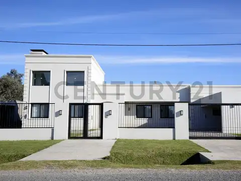 CASA EN VENTA EN BARRIO LA CAÑADA CITY BELL