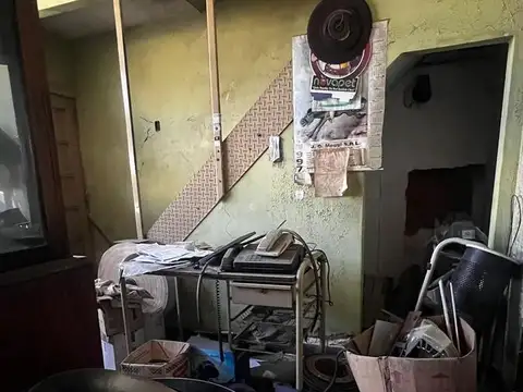 GALPÓN DE 2 PLANTAS   OFICINA 3 AMBIENTES