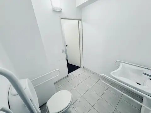Oficina Monoambiente con 7 baños
