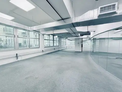 Oficina en Alquiler con 3 cocheras