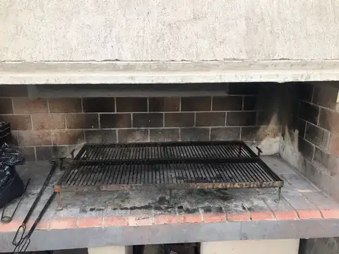 Casa en Alquiler con 1 cochera