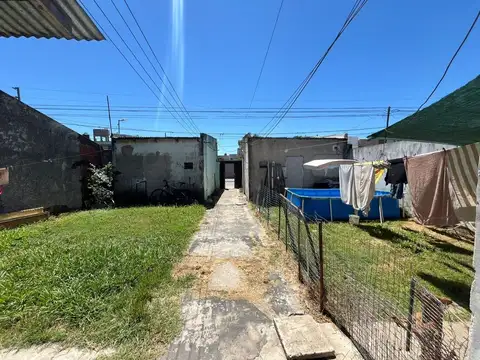 Casa 8 ambientes con 6 baños