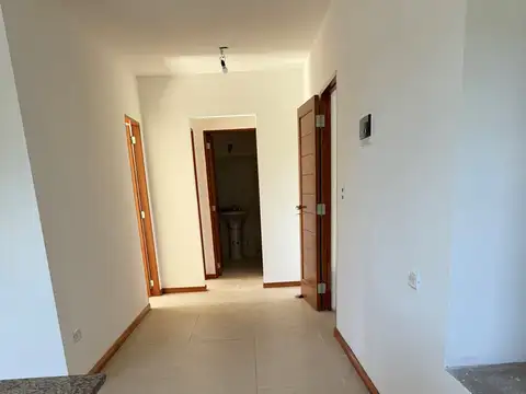 Pilar Centro sobre calle Martignone .