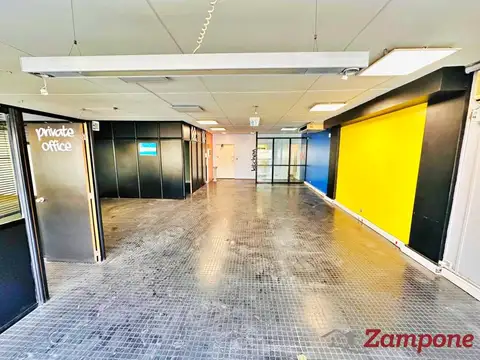 Oficina al frente en Monserrat