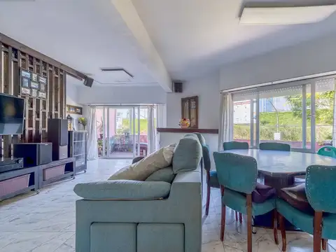 Depto Tipo Casa en Venta de 4 ambientes