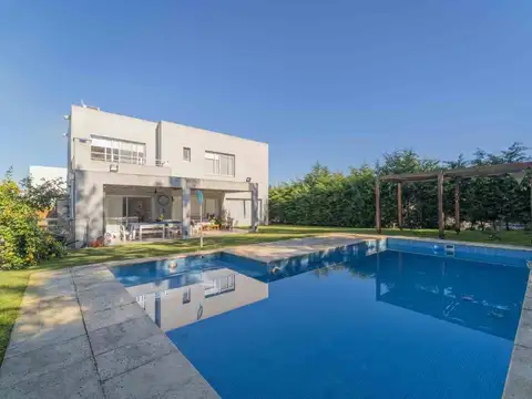 VENTA CASA 4 AMB PILETA APTO CREDITO -SAN GABRIEL