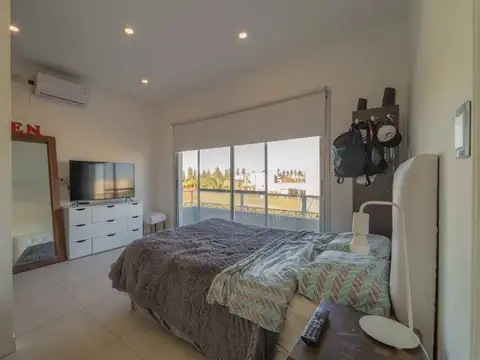 VENTA CASA 4 AMB PILETA APTO CREDITO -SAN GABRIEL