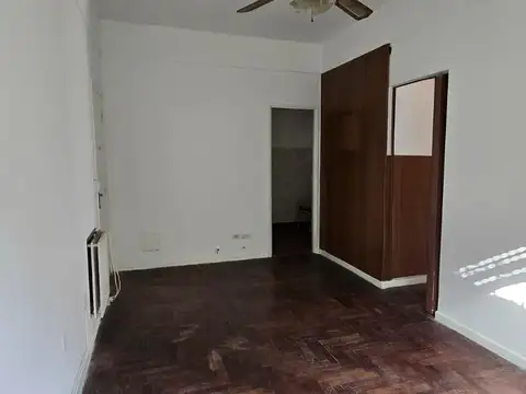 Depto. 3 Amb. en PB, sin Expensas a 2/c de Av. Maipú