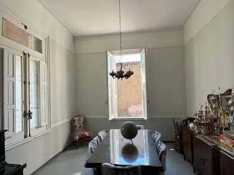 Casa 5 ambientes con 4 baños