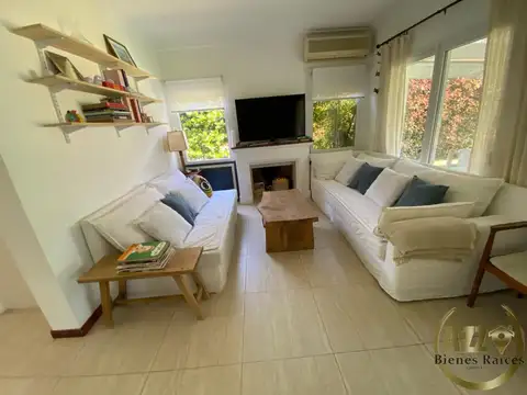 Casa en Venta con 4 cocheras