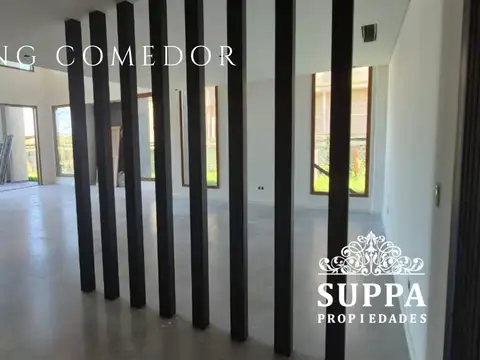 Casa 7 ambientes con 5 baños