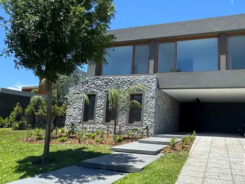 Casa en Venta de 5 dormitorios