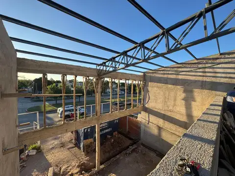 ALQUILER IMPORTANTE LOCAL COMERCIAL NUEVO URCA