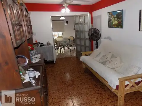 Casa en Venta con 2 cocheras