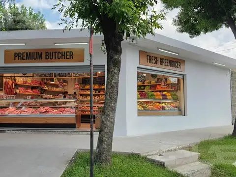 Local como nuevo en Ituzaingó Norte con Patio - Venta o alquiler