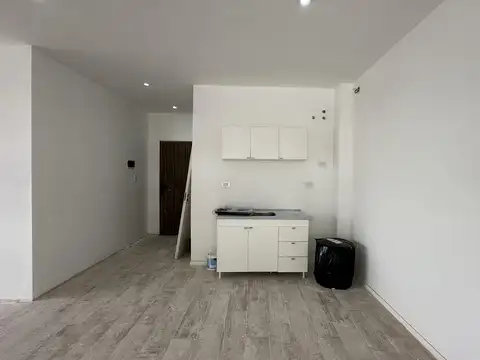 Oficina en Alquiler con 1 cochera