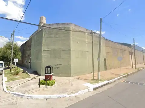 Galpon en Venta 81  mts Fondo