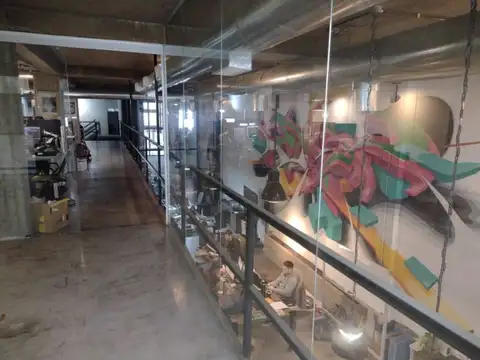 Local y/o Oficina - Excepcional -  480 m2 -  2 cocheras-  Dorrego al 100 -Excelente Ubicación