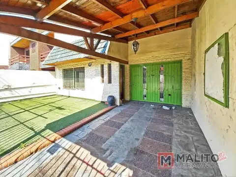 Venta Casa/Local Lote Propio 4 Ambientes con Patio y Garage