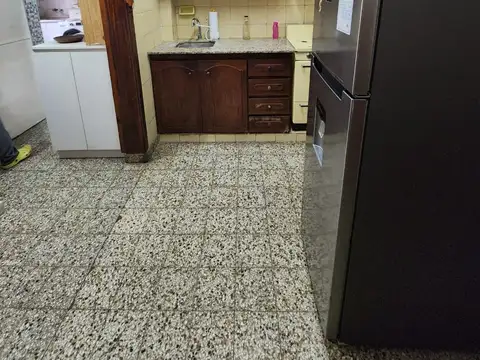 VENTA CASA PLANTA BAJA + DEPTO