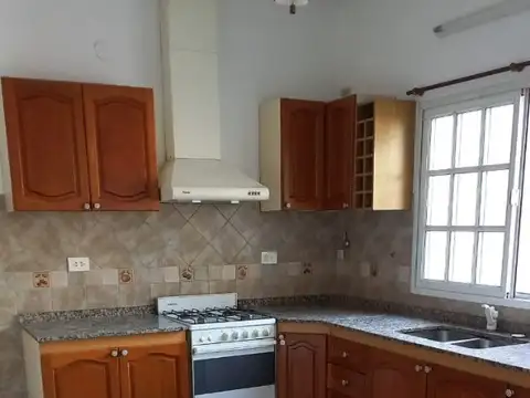 Depto Tipo Casa 3 ambientes con 1 baño
