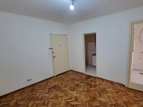 Excelente dto de 2 amb en pleno centro comercial de villa del parque 