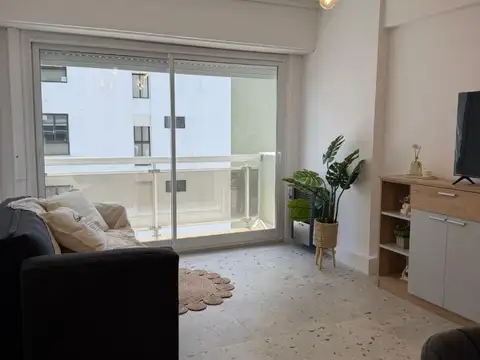 DEPARTAMENTO 2 AMBIENTES CON VISTA LATERAL AL MAR