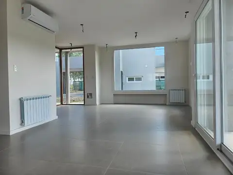 Casa en Venta en Haras Del Sur 3, USD 360.000