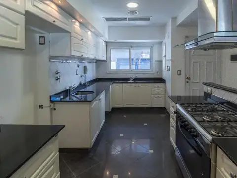 Casa en Venta en Nuestra Señora De Lourdes, USD 850.000