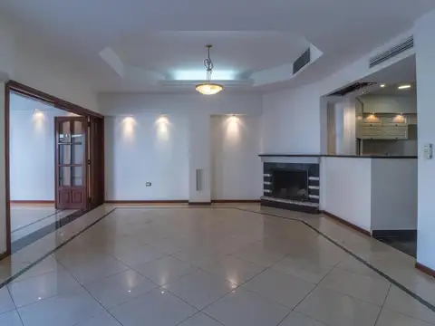 Casa en Venta con 6 cocheras