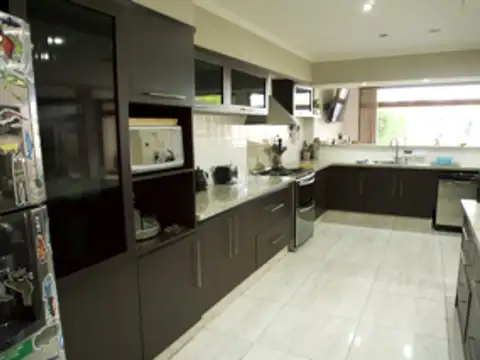 Casa premium con pileta climatizada en Allen