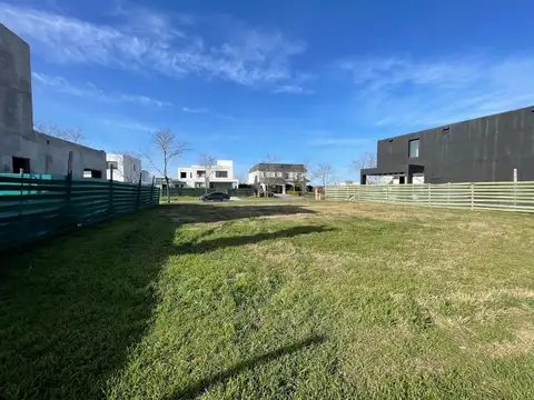 Terreno en Venta en Puertos - Barrio Amarras, USD 165.000