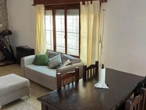 Casa en venta - 2 Dormitorios 2 Baños - Tristán Suarez