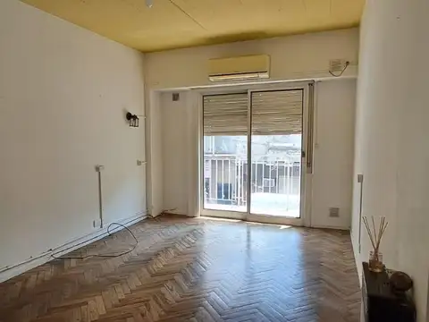 Departamento 3 ambientes con patio en alquiler en Floresta apto mascotas