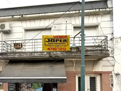 CASA CON LOCAL EN ZONA CENTRICA