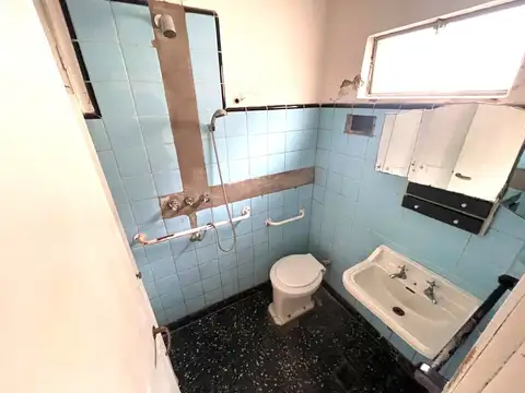 CASA CON LOCAL EN ZONA CENTRICA