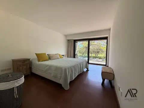 Departamento 6 ambientes con 5 baños