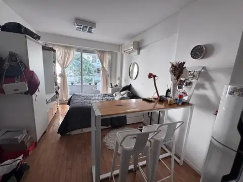 Baez al 600, Las cañitas