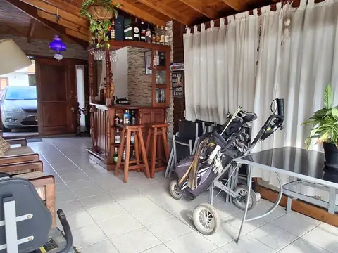 Casa en Venta con 2 cocheras