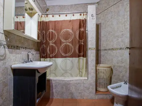 Depto Tipo Casa en Venta con 1 cocheras