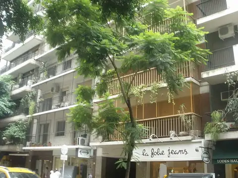 ALQUILER Excelente Departamento de 3 Ambientes en Piso Alto  Contrafrente con Vista. La Mejor Ubicación