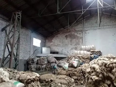 Galpón 1,377 Mts² en Esq. Zona Barracas de Avellaneda