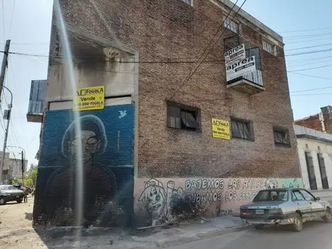 Galpón 1,377 Mts² en Esq. Zona Barracas de Avellaneda