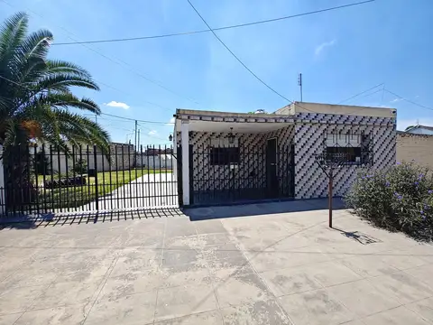 Casa en venta en Gregorio de Laferrere