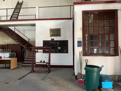 Deposito en venta sobre Av San Martin