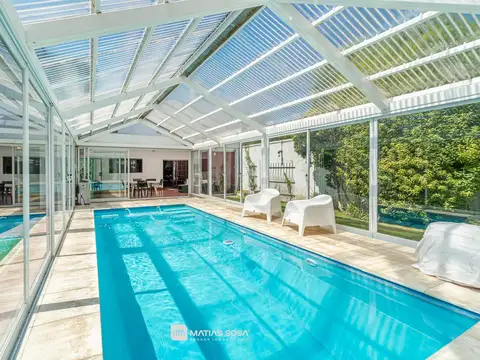 Venta - Casa 4 ambientes - Piscina - Los Pinares