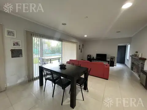 Venta casa de 4 ambientes con piscina en Barrio El Hípico - Ranelagh
