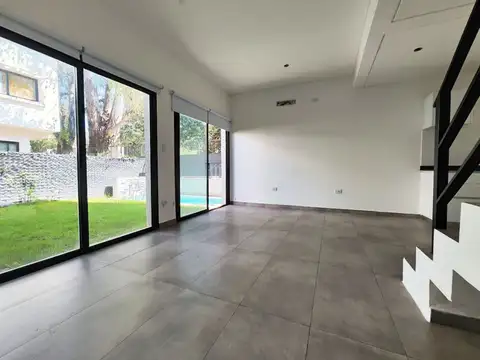 Depto Tipo Casa en Venta de 4 ambientes